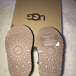 toddler Uggs